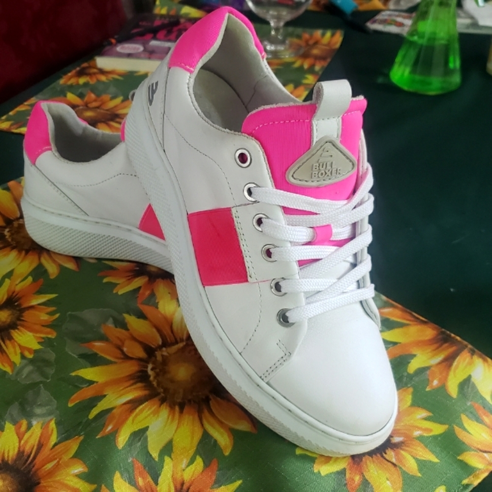 Bull Boxer pink and white size 7 women's leather shoes / sneakers Neon 80s style